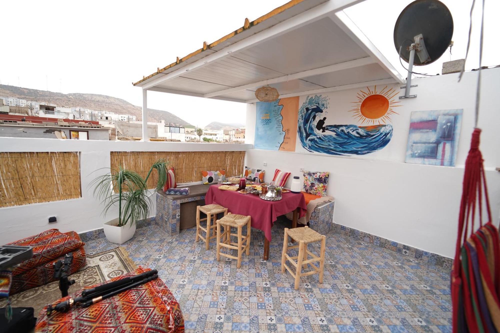 Waves Hunter Surf House Bed & Breakfast Agadir Exterior foto