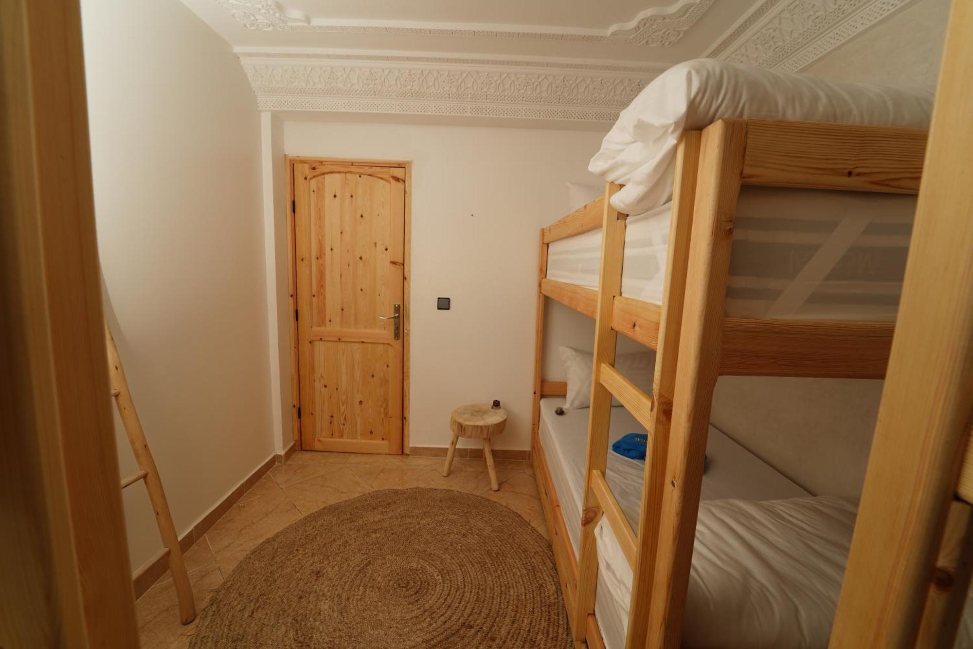 Waves Hunter Surf House Bed & Breakfast Agadir Exterior foto